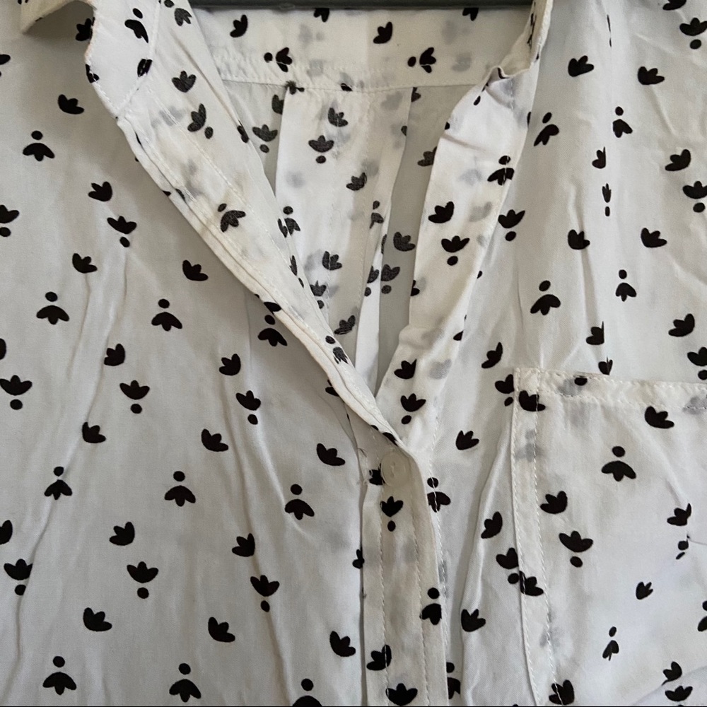 Velvet Heart Bird Print Button Down - Picture 2 of 4
